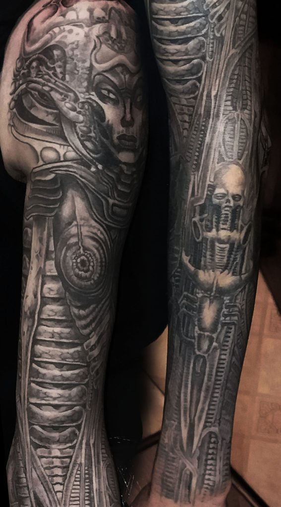 80. Giger biomechanika tetoválás