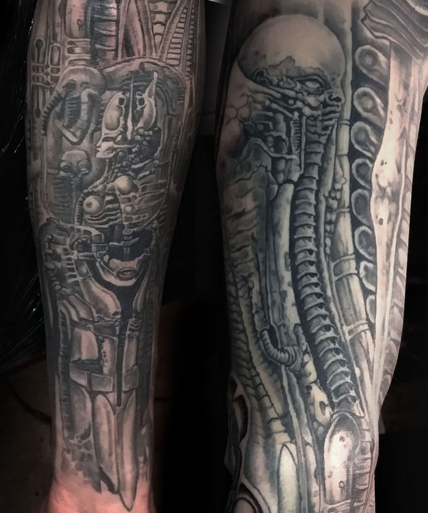 81. Giger biomechanika tetoválás